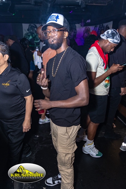 flag party 095
